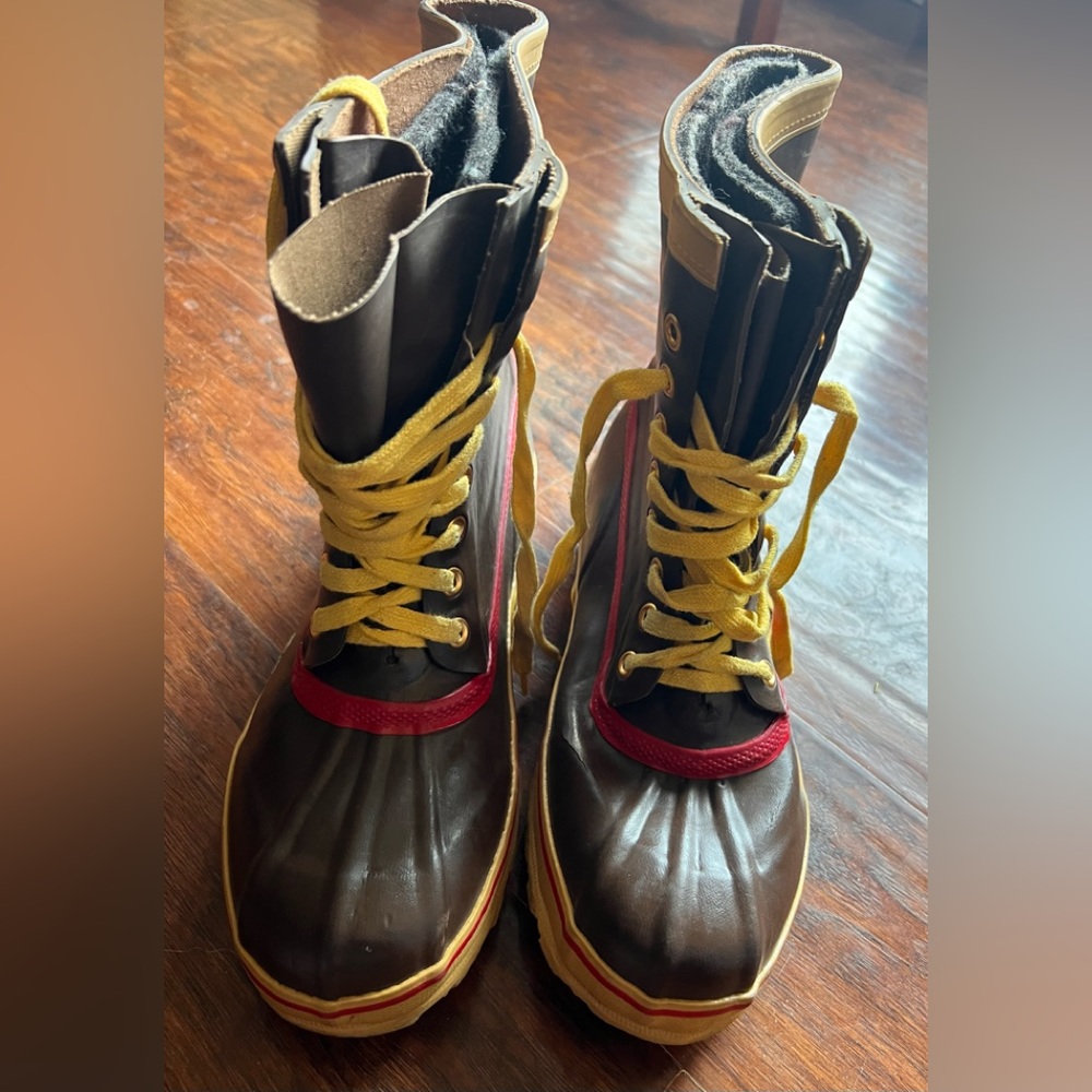 Steel shank Waterproof hunting boots (10) w/ 3 Liners